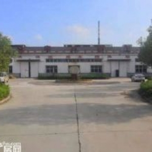车间面积1000平方，长50米宽20米，配有水电，有地坪漆，
