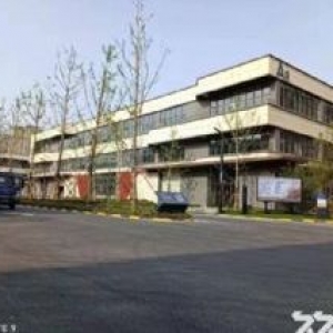 双鹤湖畔8.1米层高厂房可贷款环评50年产权